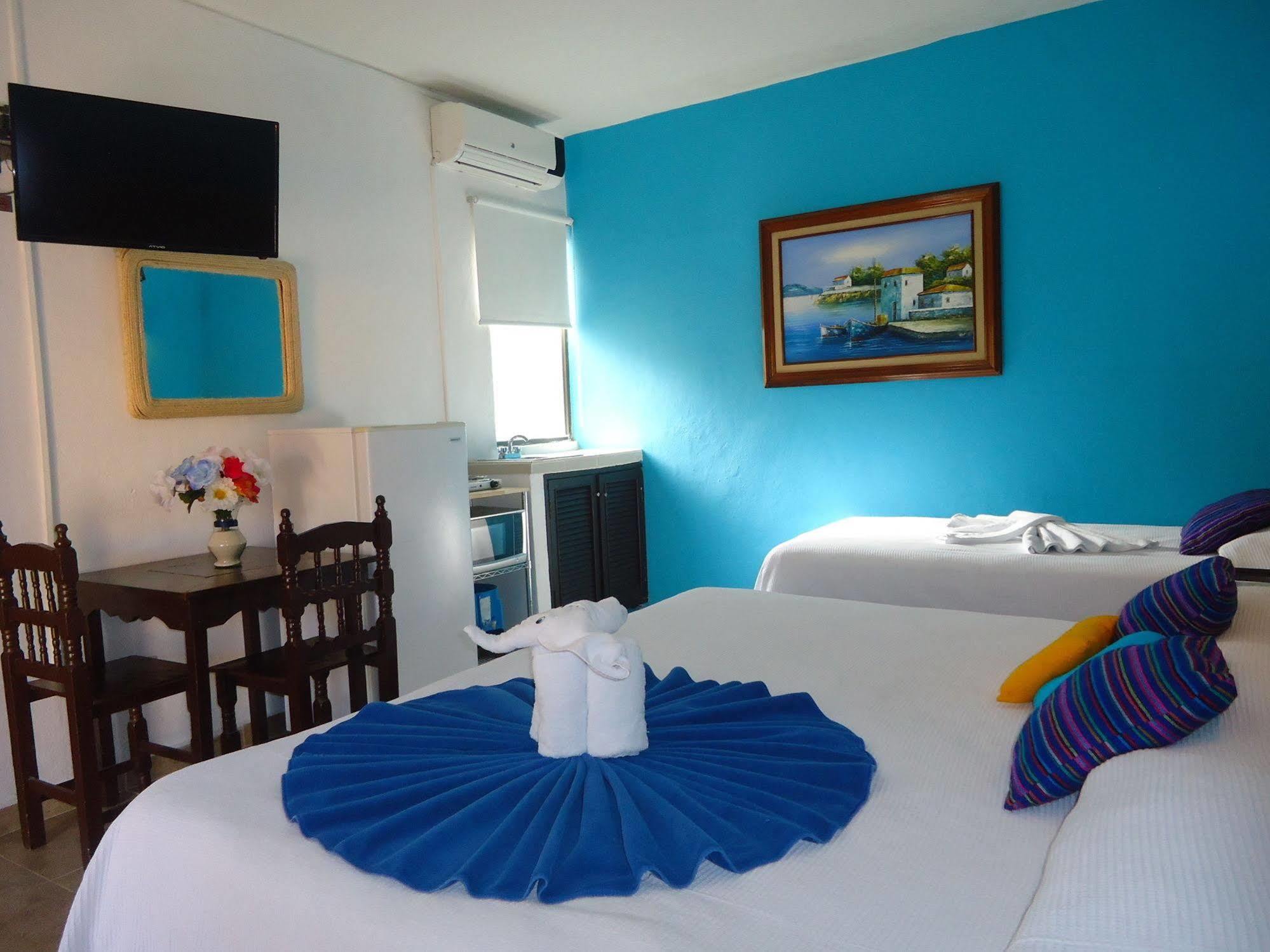 El Acuario Hotel Playa del Carmen Exterior foto